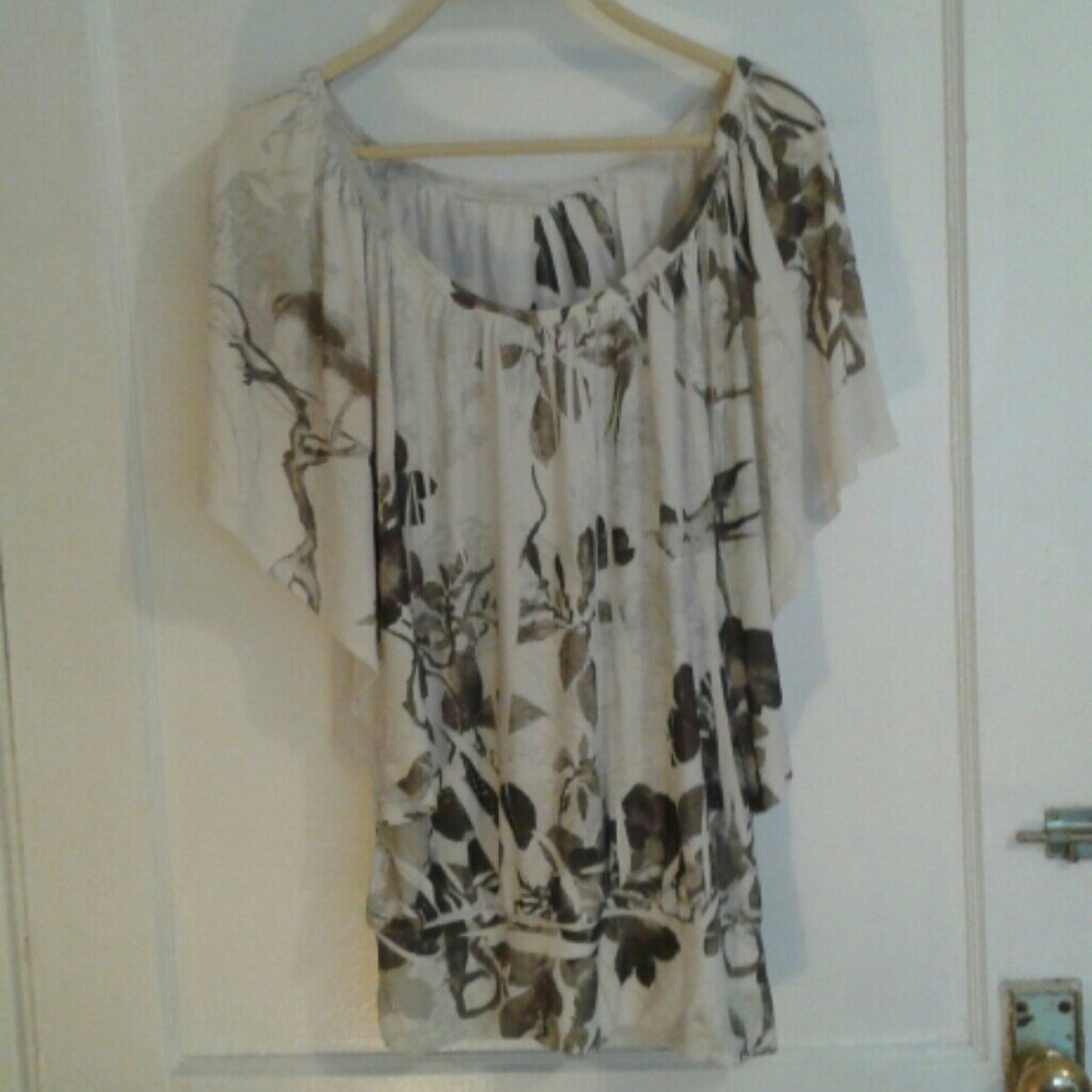 Flowy watercolor cream top